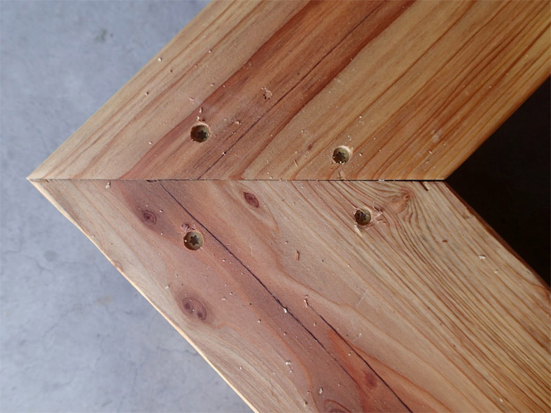 Monter un banc sur un bac à sable