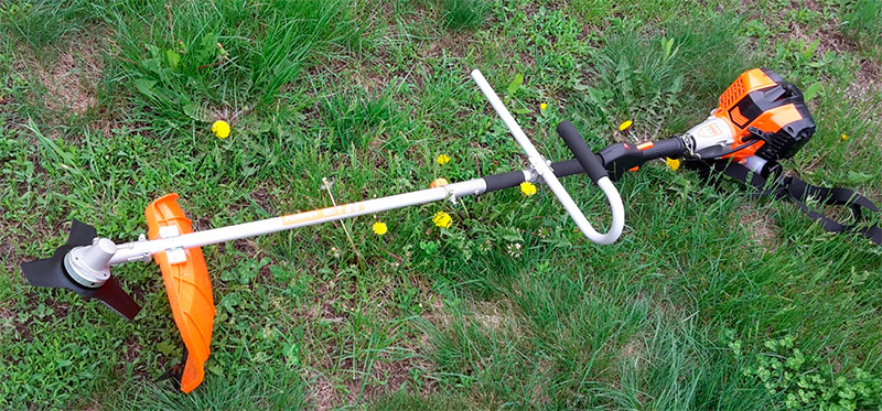 Tondeuse à gaz en forme de J