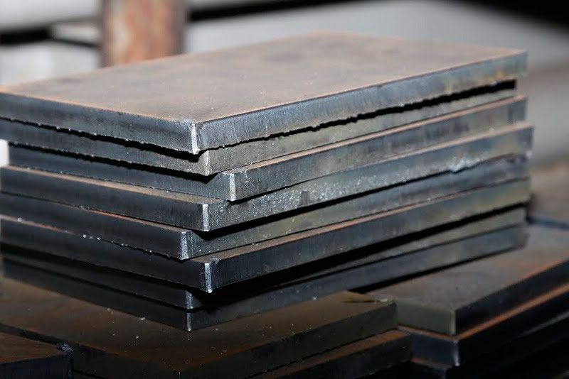 Un exemple de coupe de métal par un coupeur de plasma