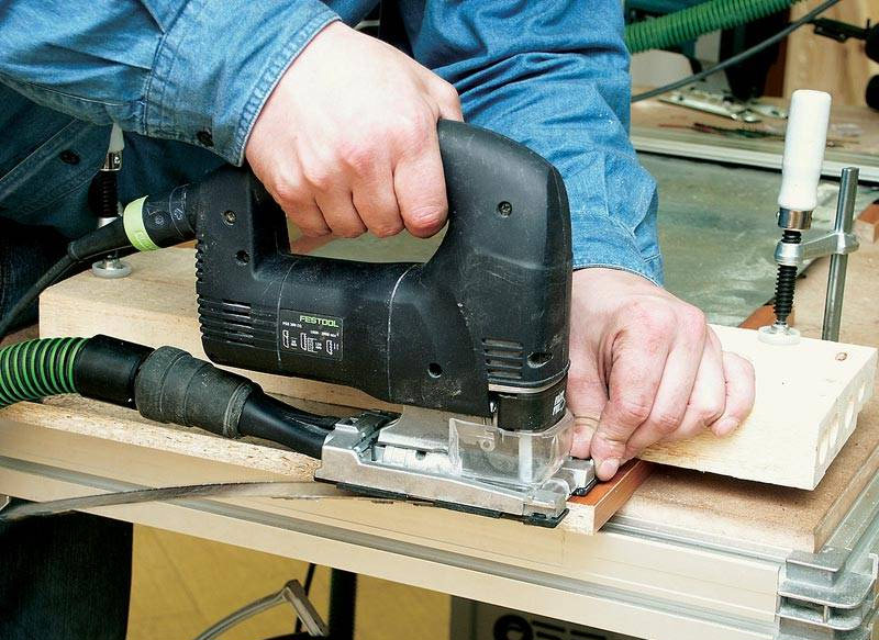 Coupe droite du métal