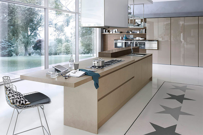 Table d'île dans la cuisine