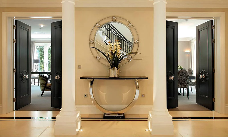 Portes intérieures à l'intérieur de différentes pièces