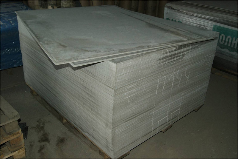 Feuilles plates en ardoise