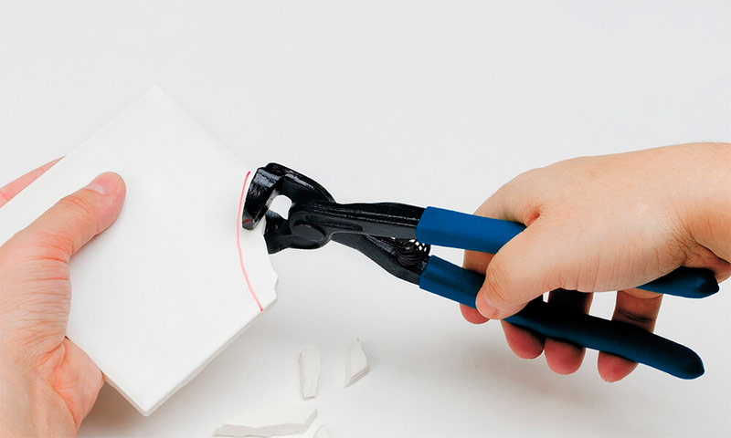 Coupe-tuile conventionnel