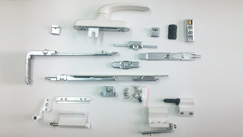 Accessoires pour fenêtre en plastique