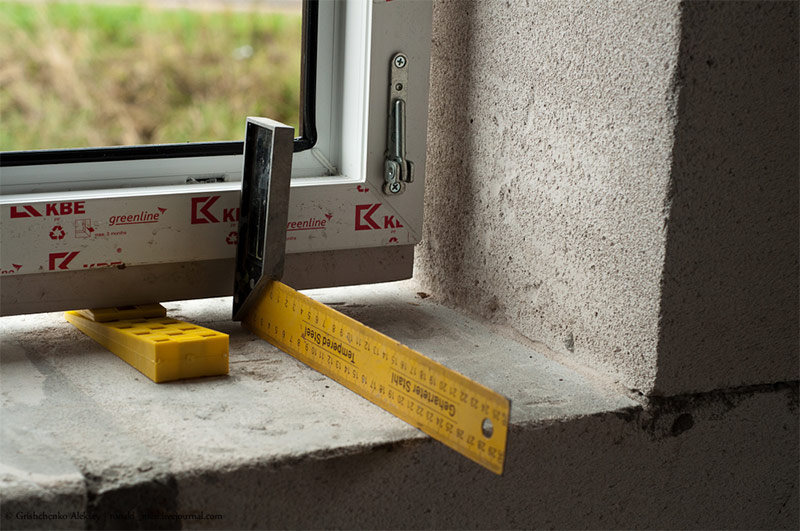 Patins de soutien pour la fenêtre