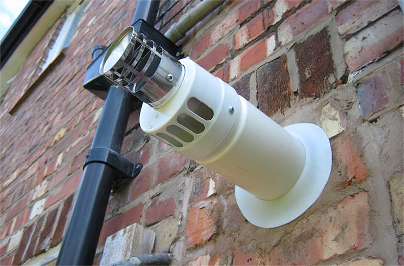 Admission d'air et gaz d'échappement de la chaudière à condensation