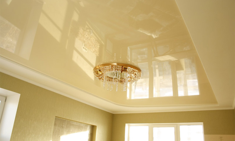 Avis et opinions sur l'utilisation des plafonds tendus brillants