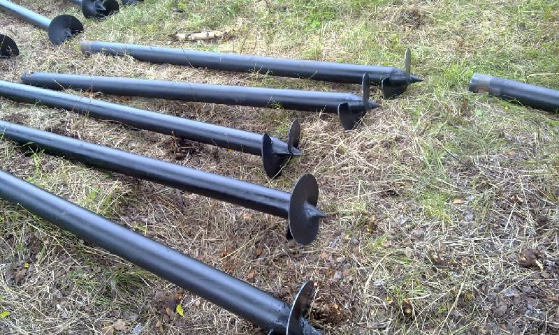 Pieux vissés de fondation - commentaires sur leur utilisation