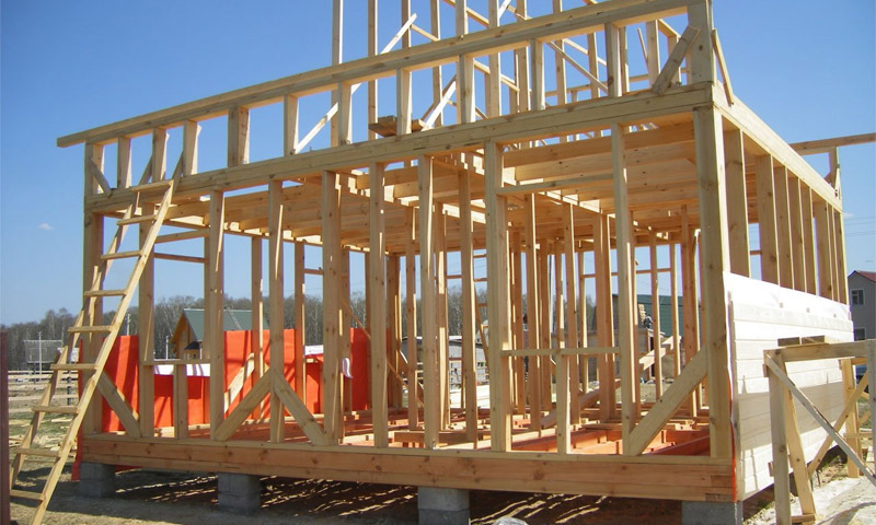 Opinions et critiques des développeurs sur les maisons à panneaux