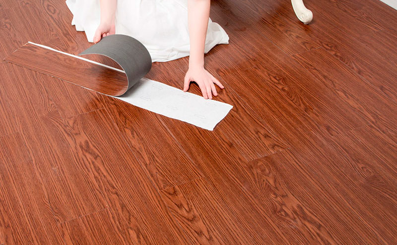 Support auto-adhésif