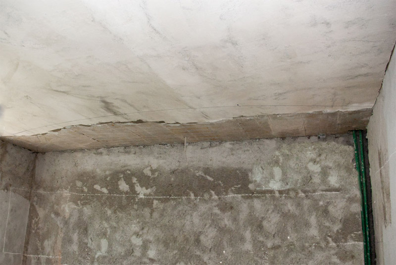 Dessiner les contours du futur plafond