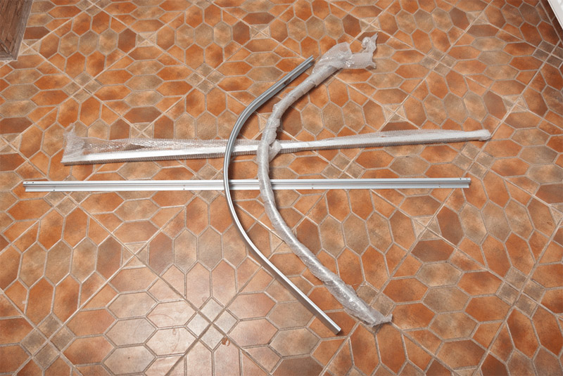 Éléments d'assemblage du cadre