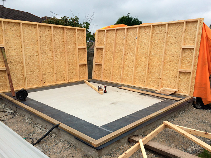 Constructions rapidement démontables d'OSB