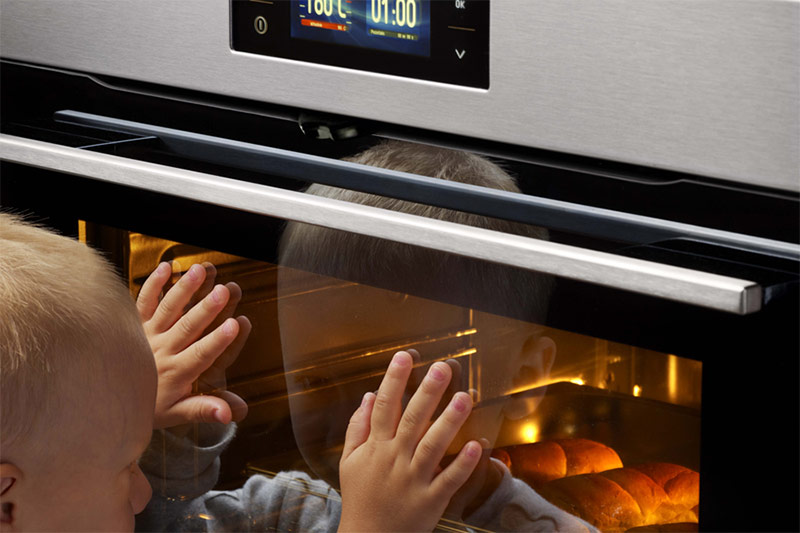 Four à porte réfrigérée