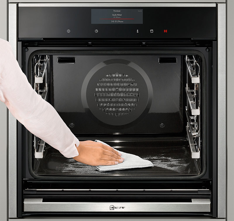 Nettoyage par pyrolyse au four